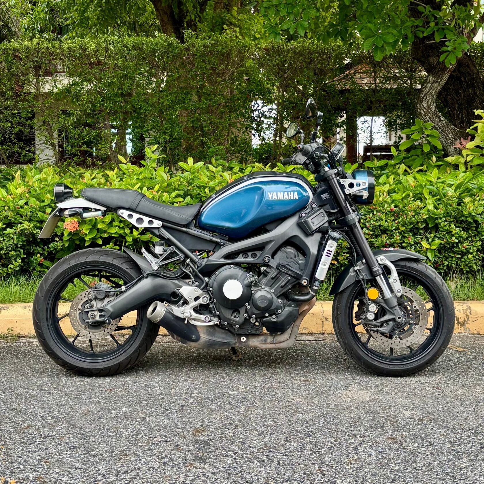 Rent retro-style Yamaha XSR900 sport heritage bike in Pattaya — Best Motors Pattaya