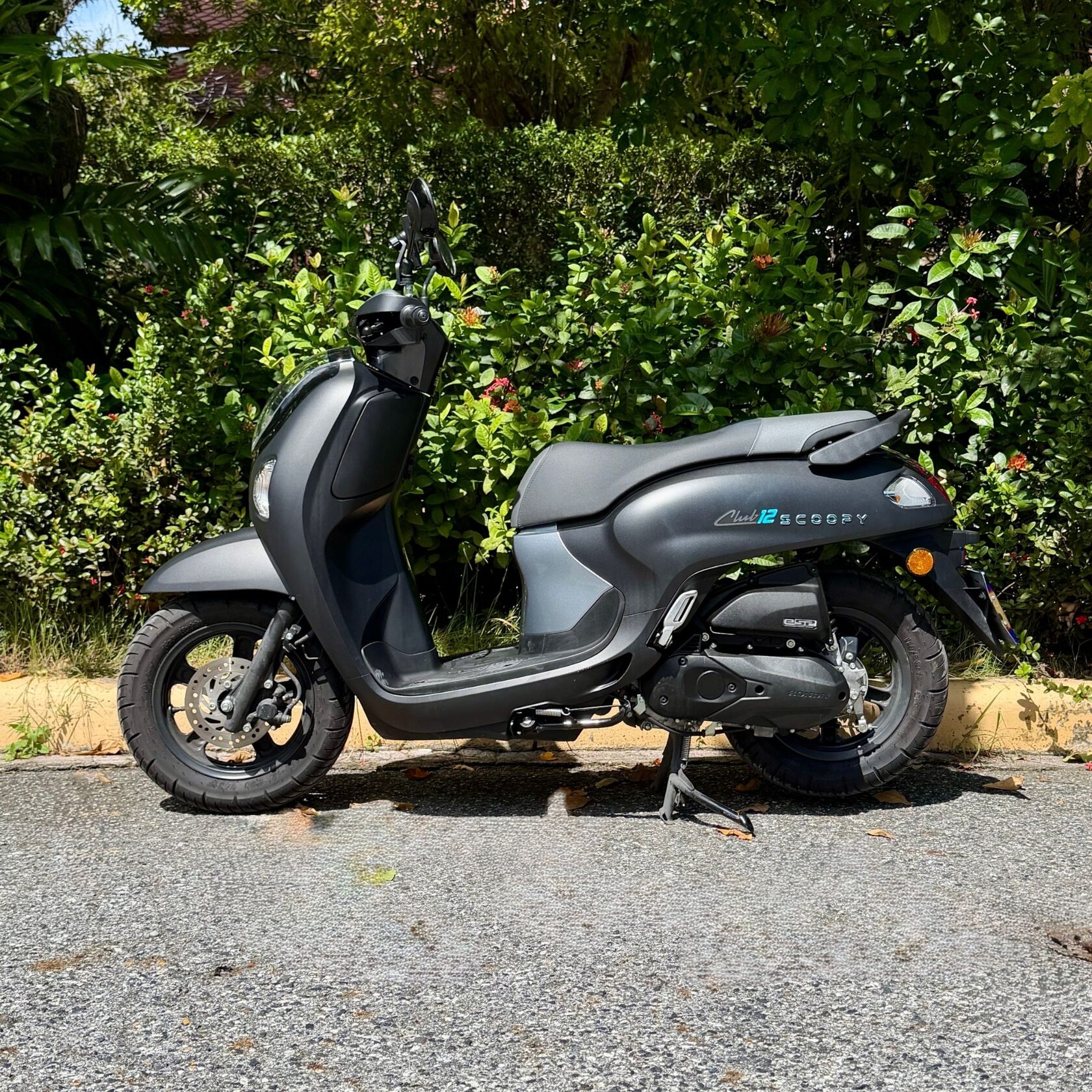 Modern retro styling Honda Scoopy new generation side profile Best Motors