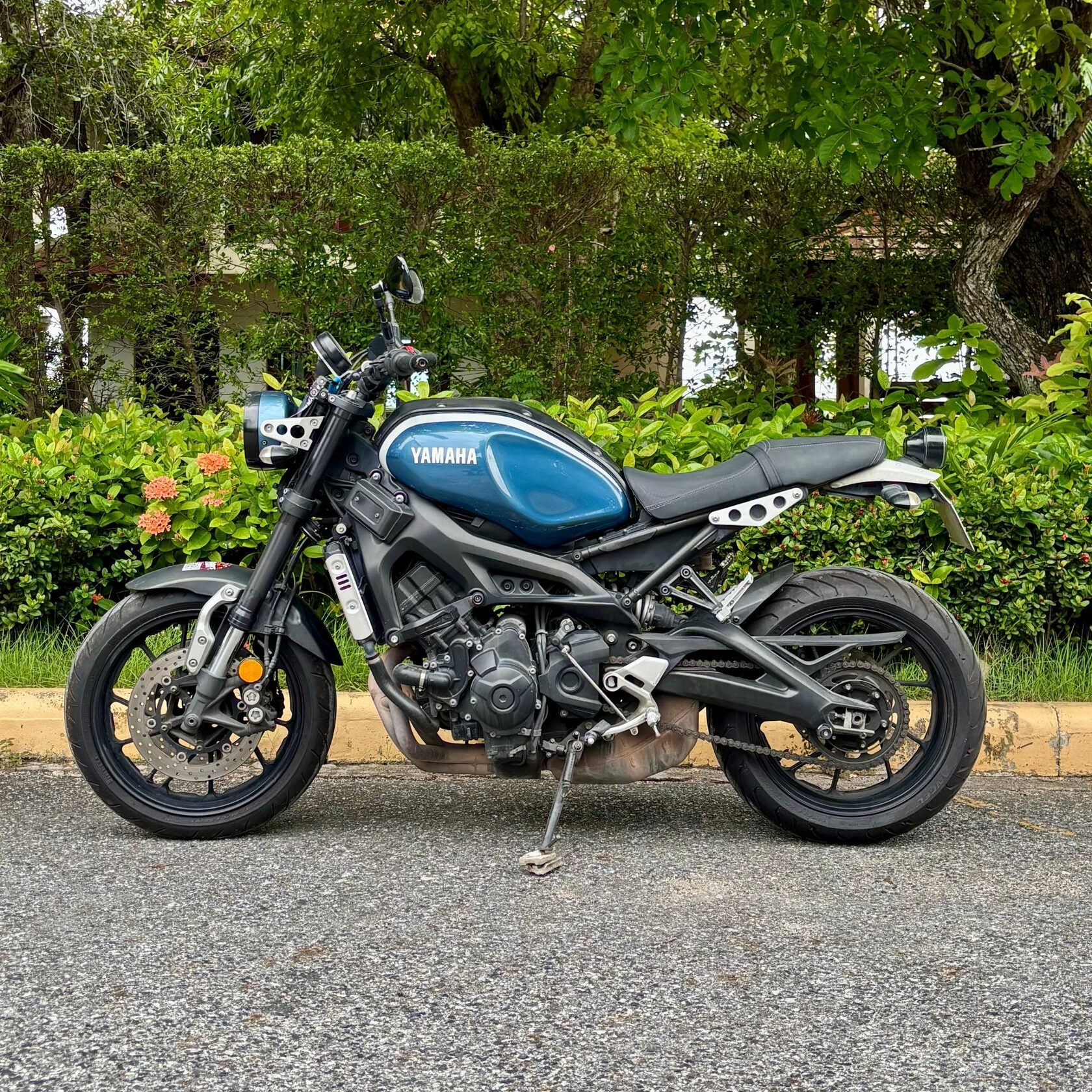 High-performance Yamaha XSR900 motorbike for rent in Pattaya, Best Motors