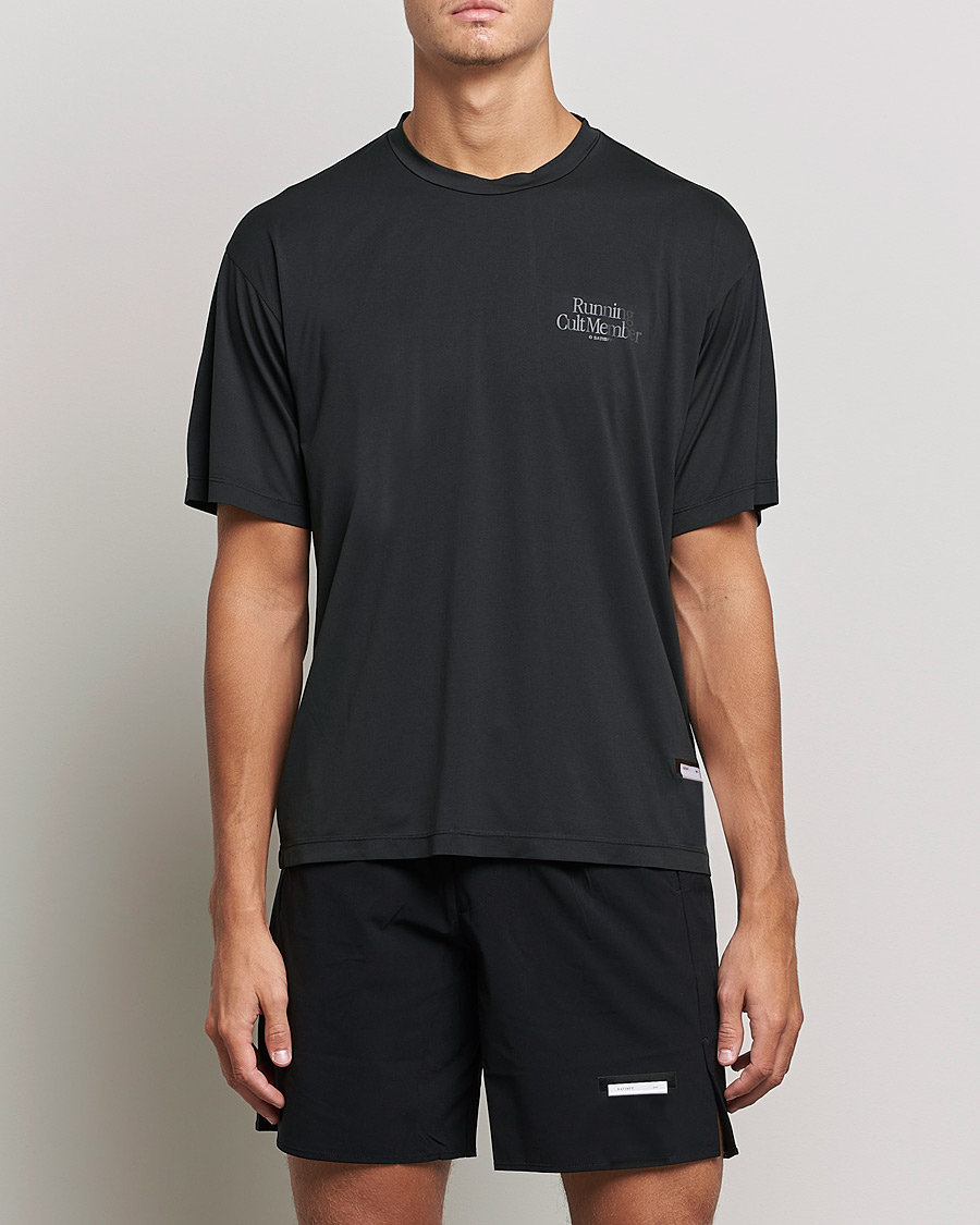 Футболка Satisfy AuraLite Running Cult Member T-Shirt Black - DISTANCE