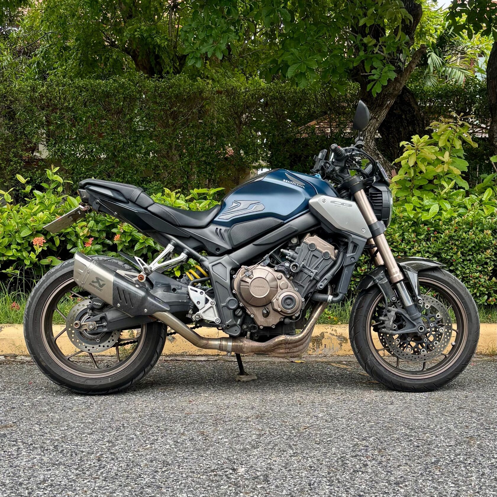 Honda CB650R neo sports café motorcycle rental Pattaya