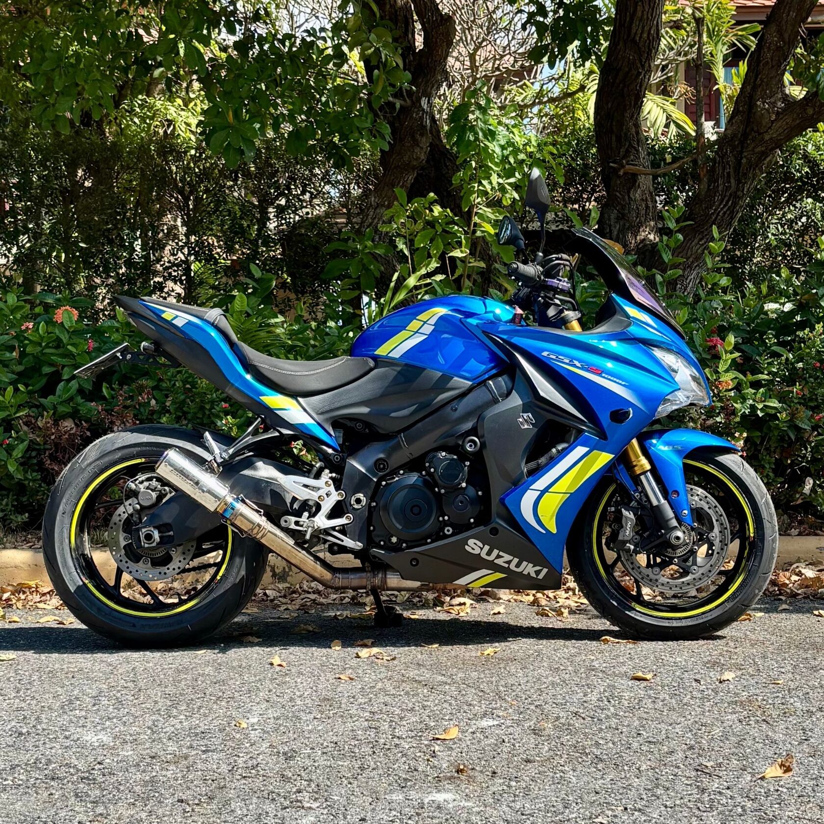 Suzuki GSX-S1000F rental Pattaya — blue sport touring motorcycle