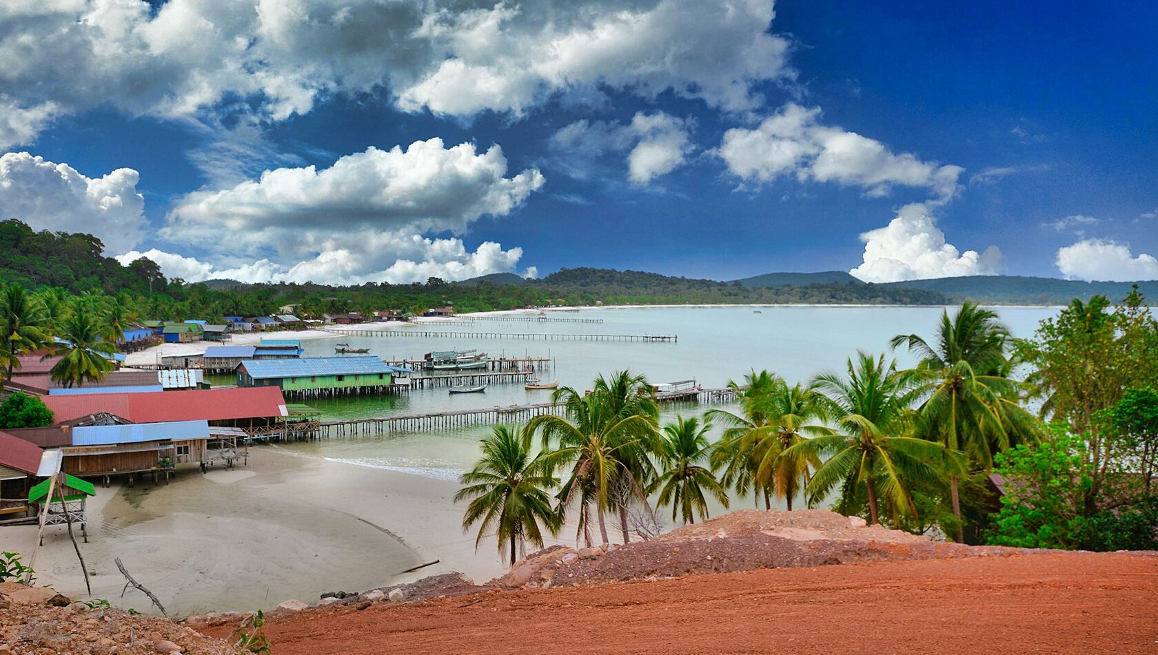 Остров Koh Rong Sanloem, пляж на закате