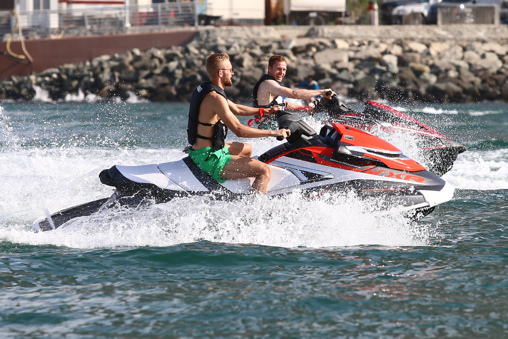 Девушка на водном мотоцикле. Jet Ski Rental Dubai. Shark Jet Ski. Прокат гидроциклов. Прокат водных