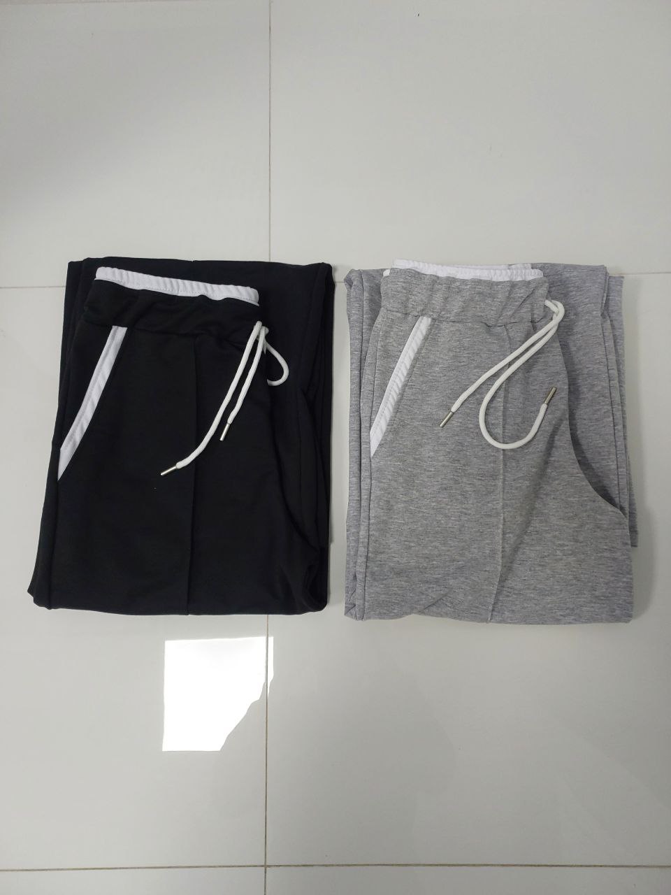 Стильні чорні жіночі штани палаццо зі стрілками