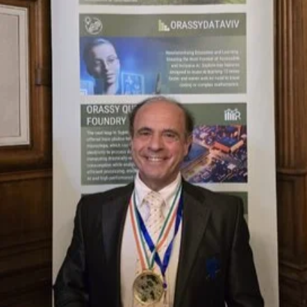 Dr. Konstantin Pavlidis
