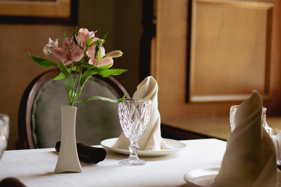 Table setting at Platan Restaurant