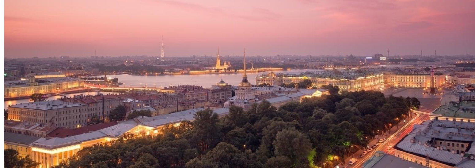 рассвет в Петербурге вид с крыши на Дворцовую площадь и Адмиралтейство