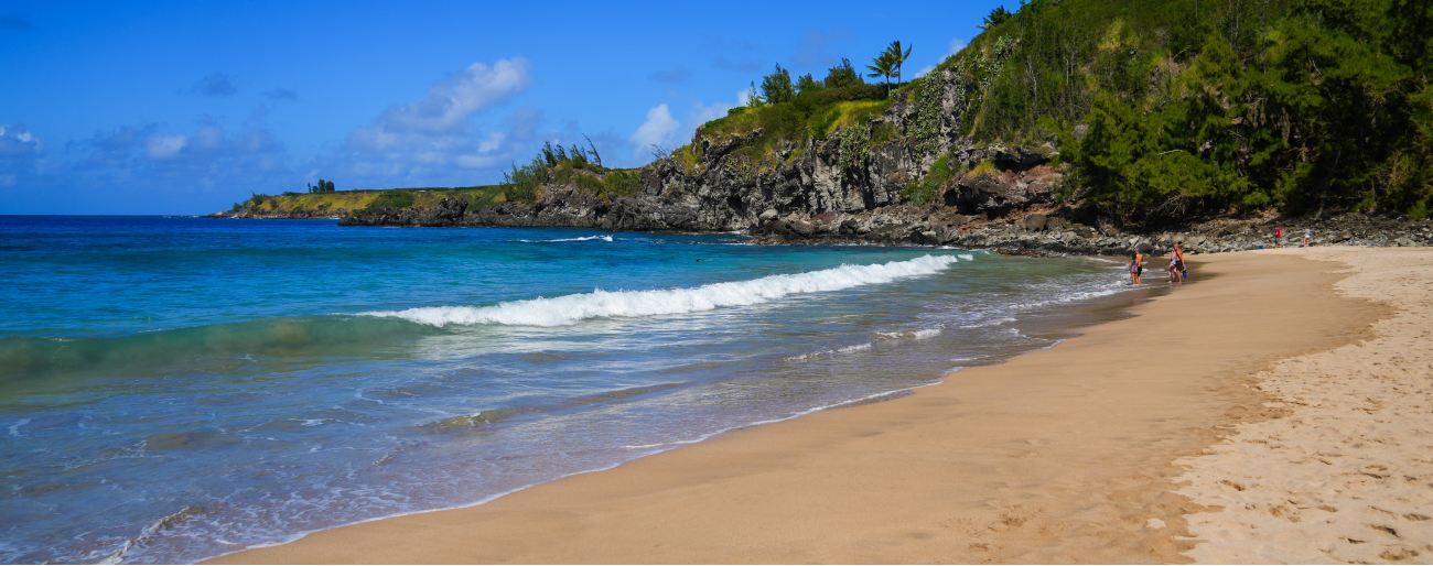 playa en Huatulco con oleaje tranquilo
