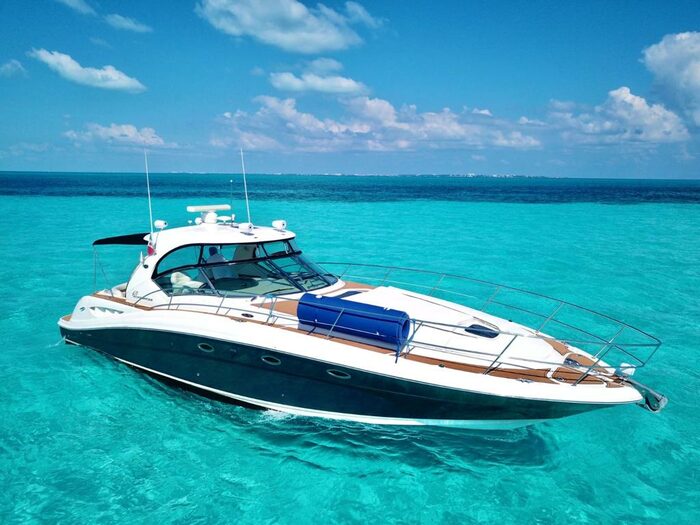 50 Ft Sea Ray with flybridge Cancun Riviera Charters Rentals