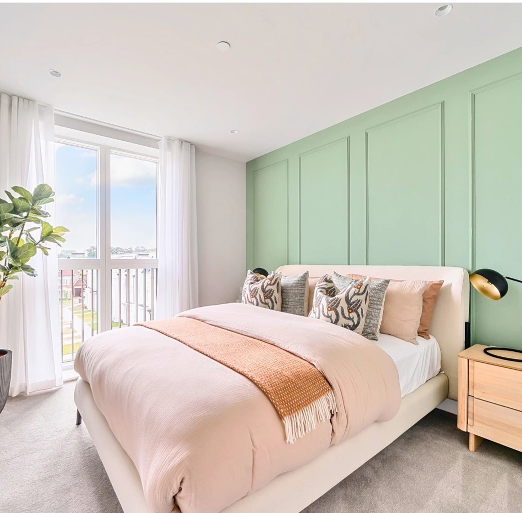Professional Airbnb cleaning bedroom in London