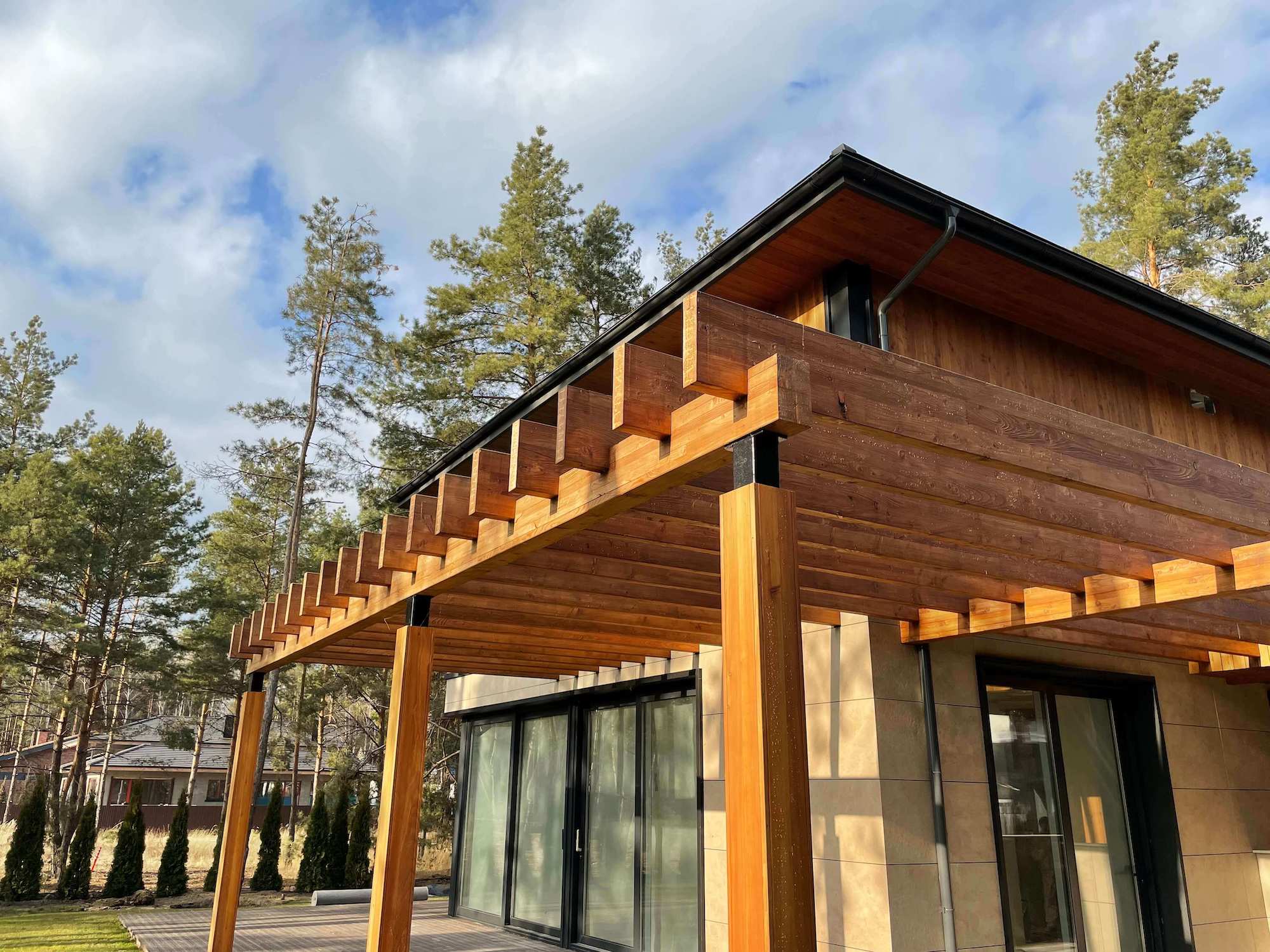 Пергола з модрини