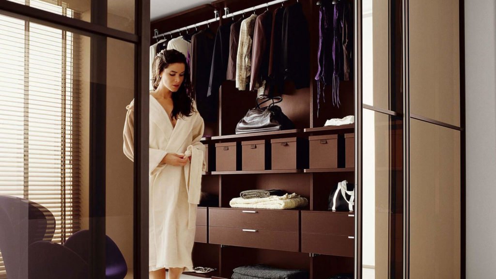 Красивые гардеробные двери