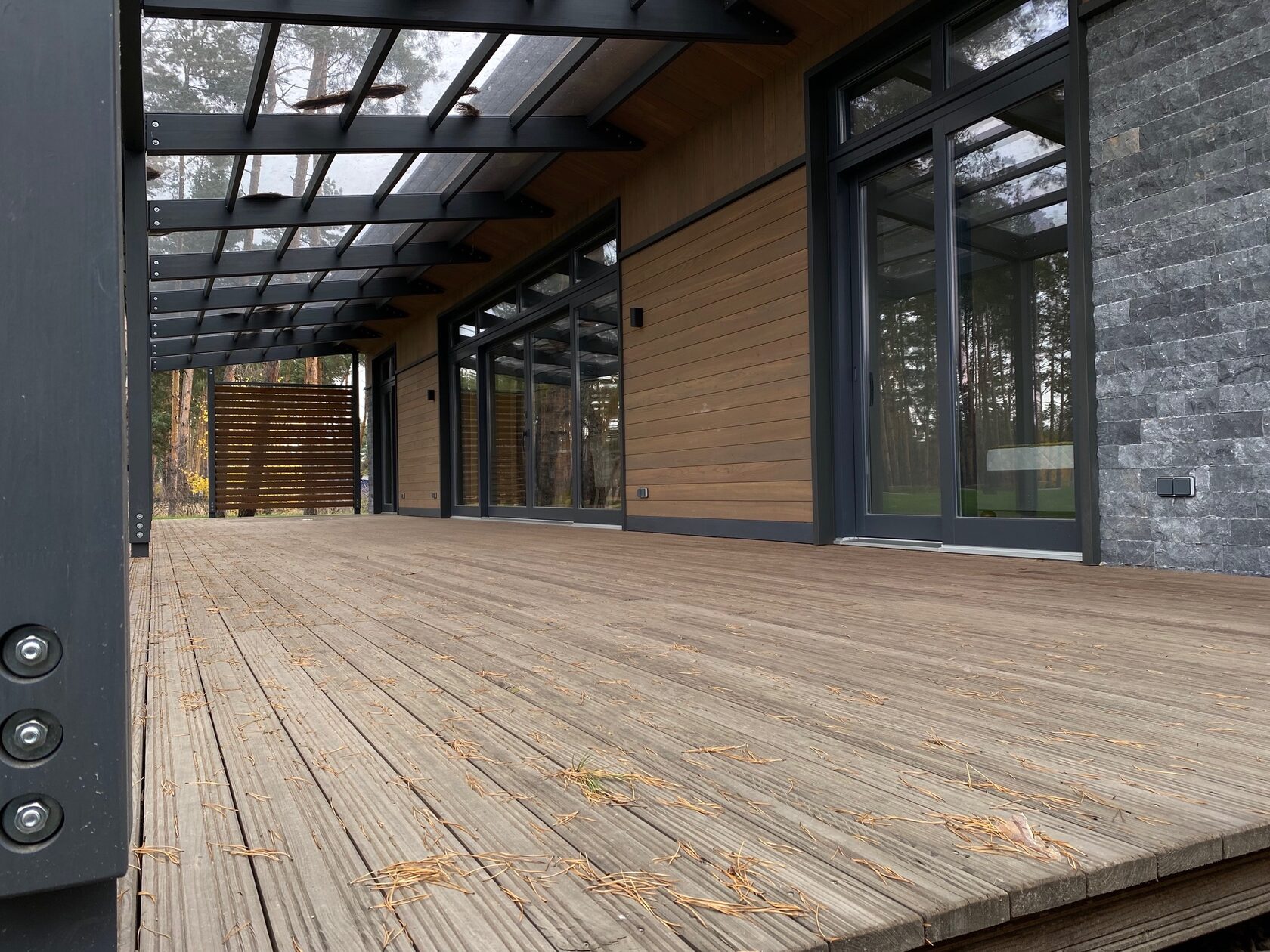 Дерев'яна тераса