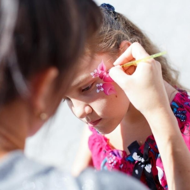 kids-party-entertainment-auckland-bubble-shows-mascots-more