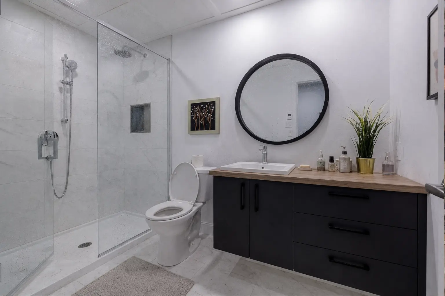 Badezimmer nach einem regelmässigen Reinigungseinsatz