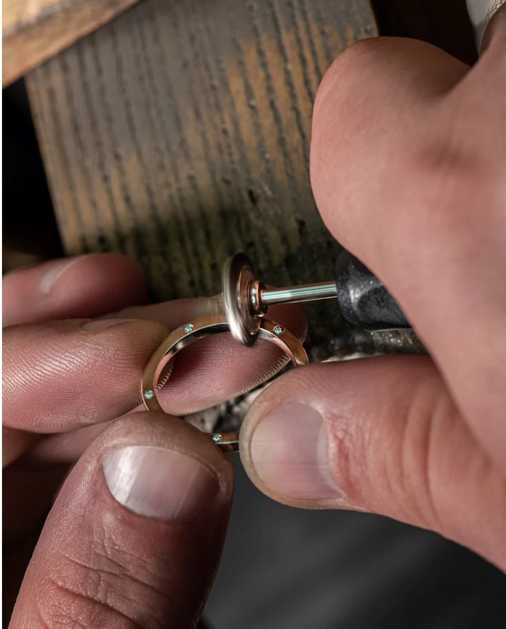 Гравіювання на прикрасах