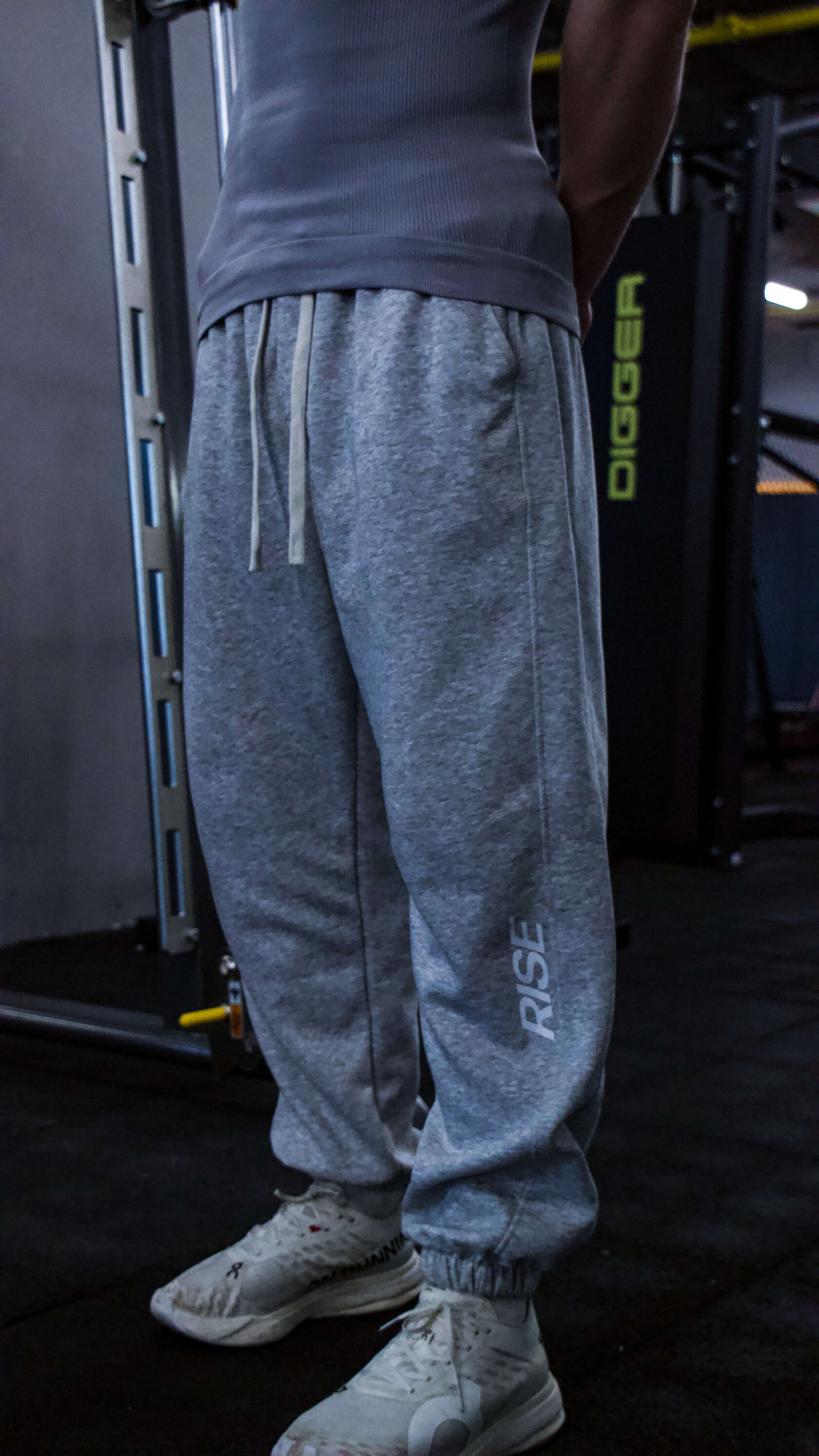Тренировочные штаны Rise серые мужские уличный стиль