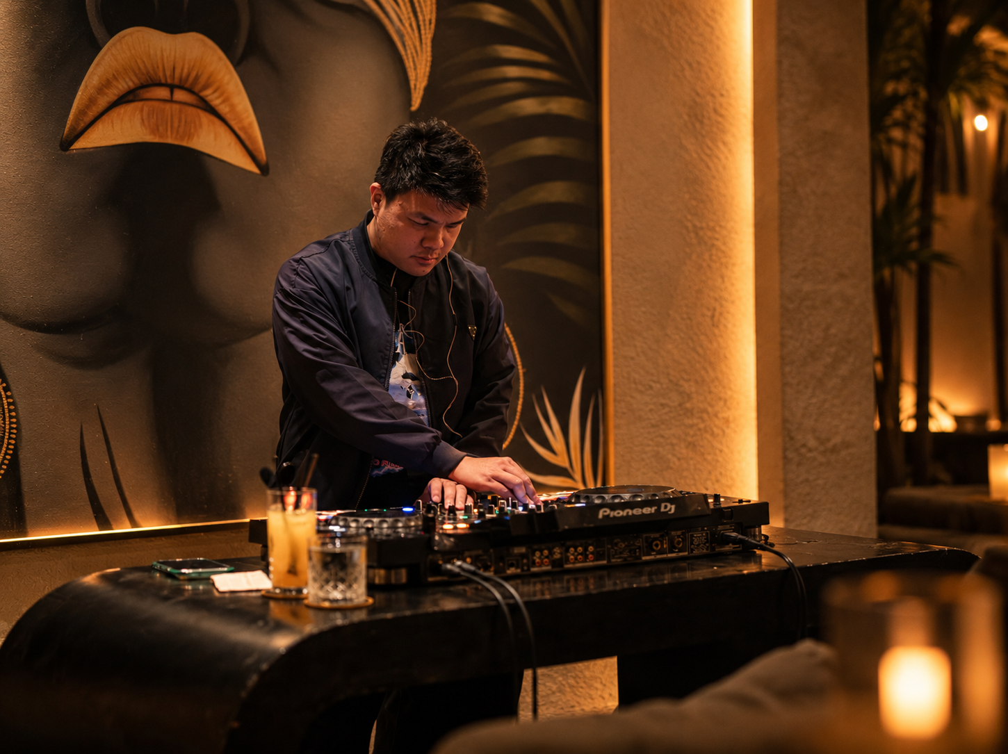 DJ live music night