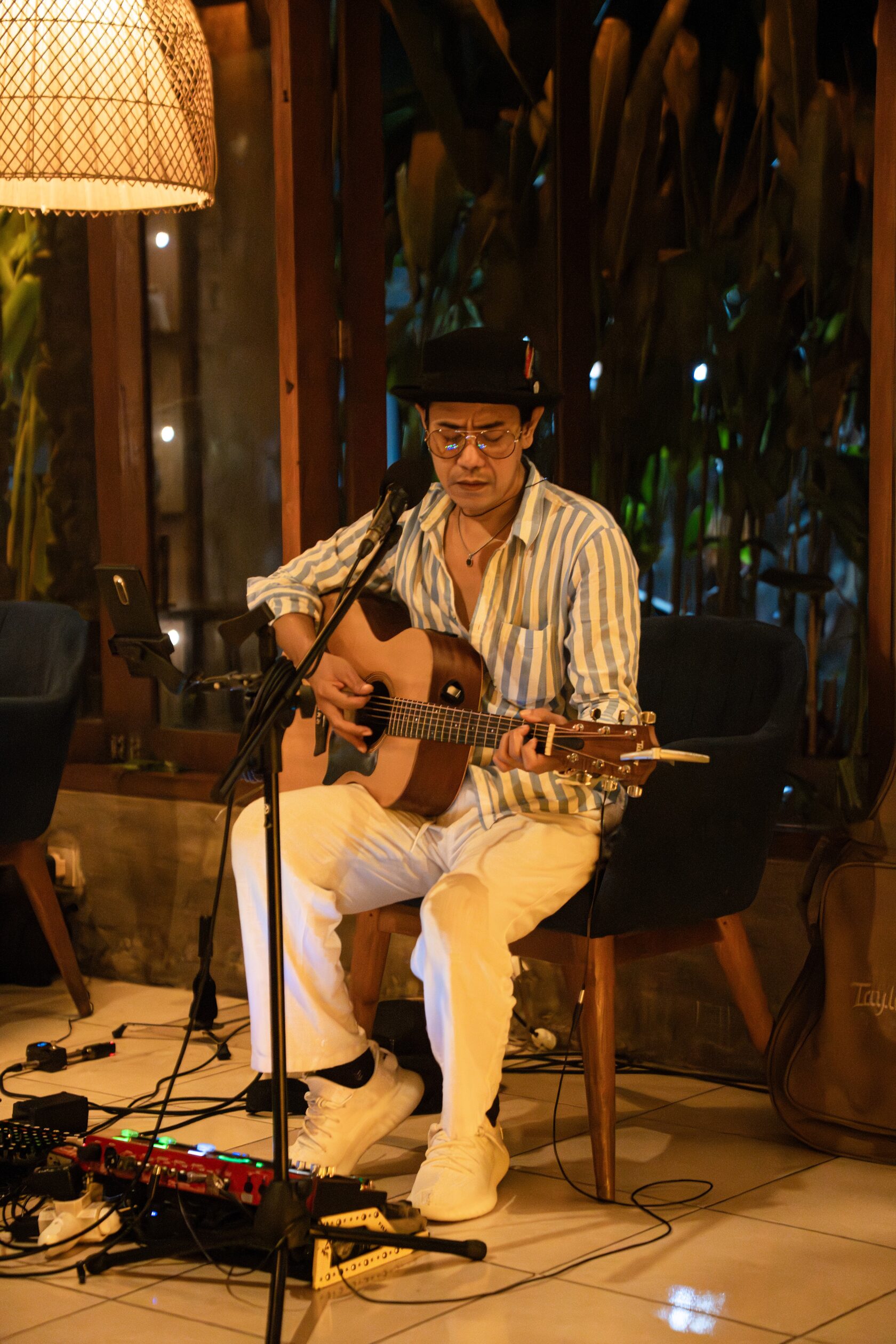 Live music entertainment