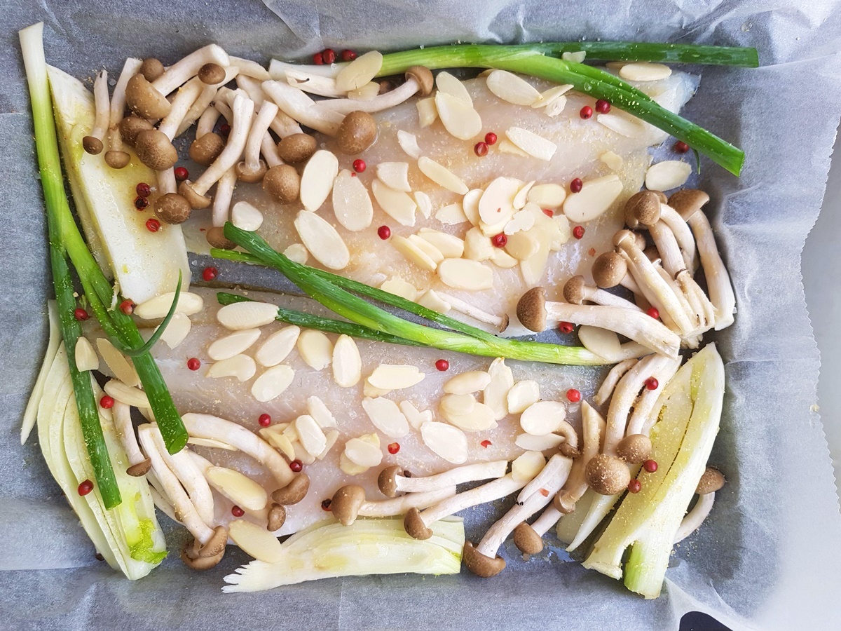 Пикша с грибами и овощами — рецепты | Дзен