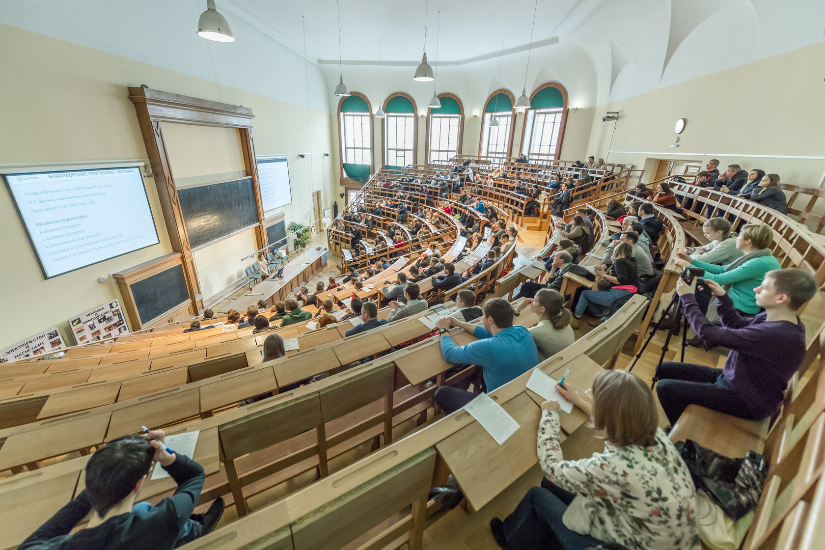 Когда откроют институты спб. Политех Петра Великого СПБ аудитория. Политех Петра Великого внутри аудитории. Политех СПБГУ. СПБГУ Санкт-Петербургский государственный университет внутри.