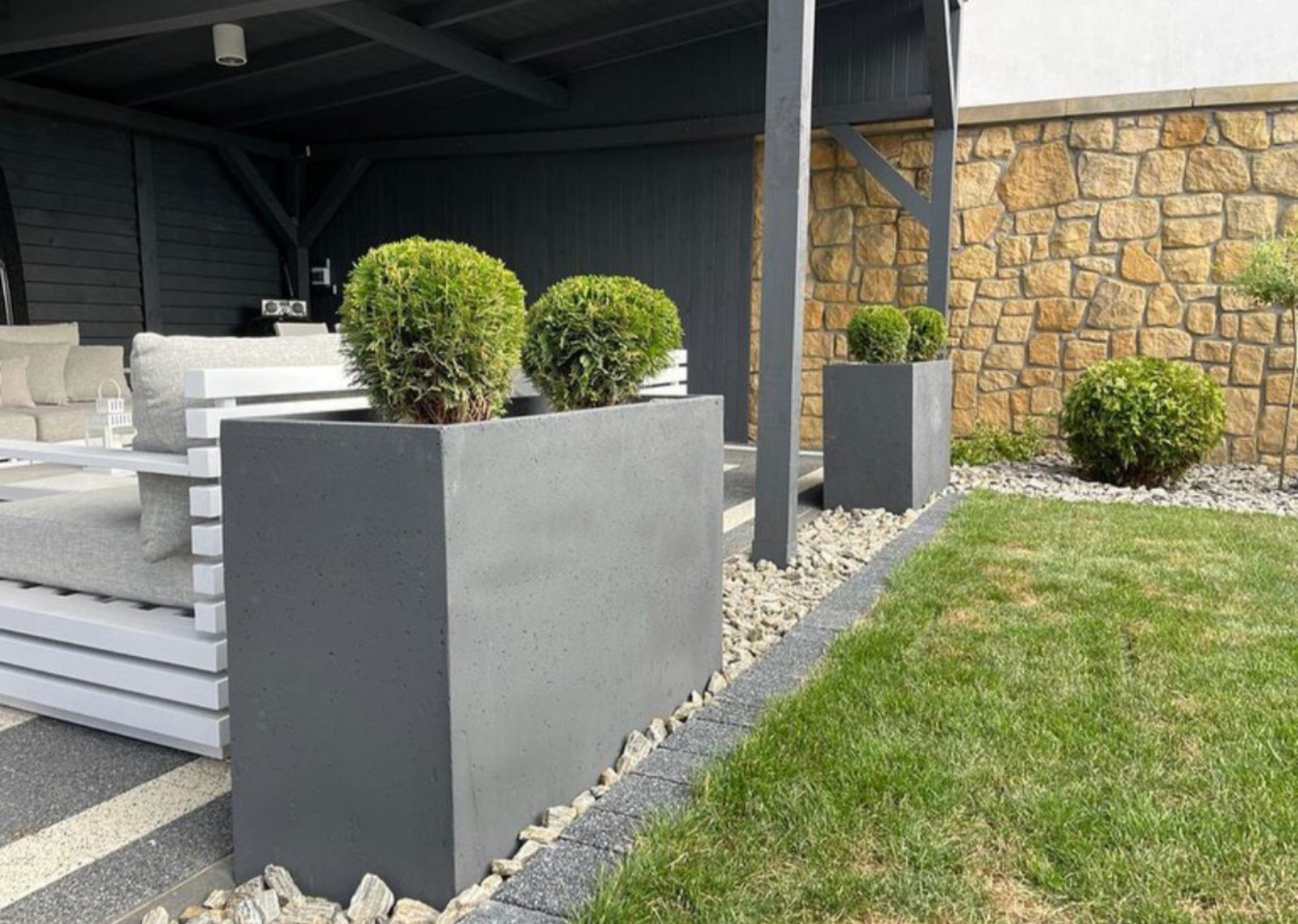 jardiniera stradala din beton