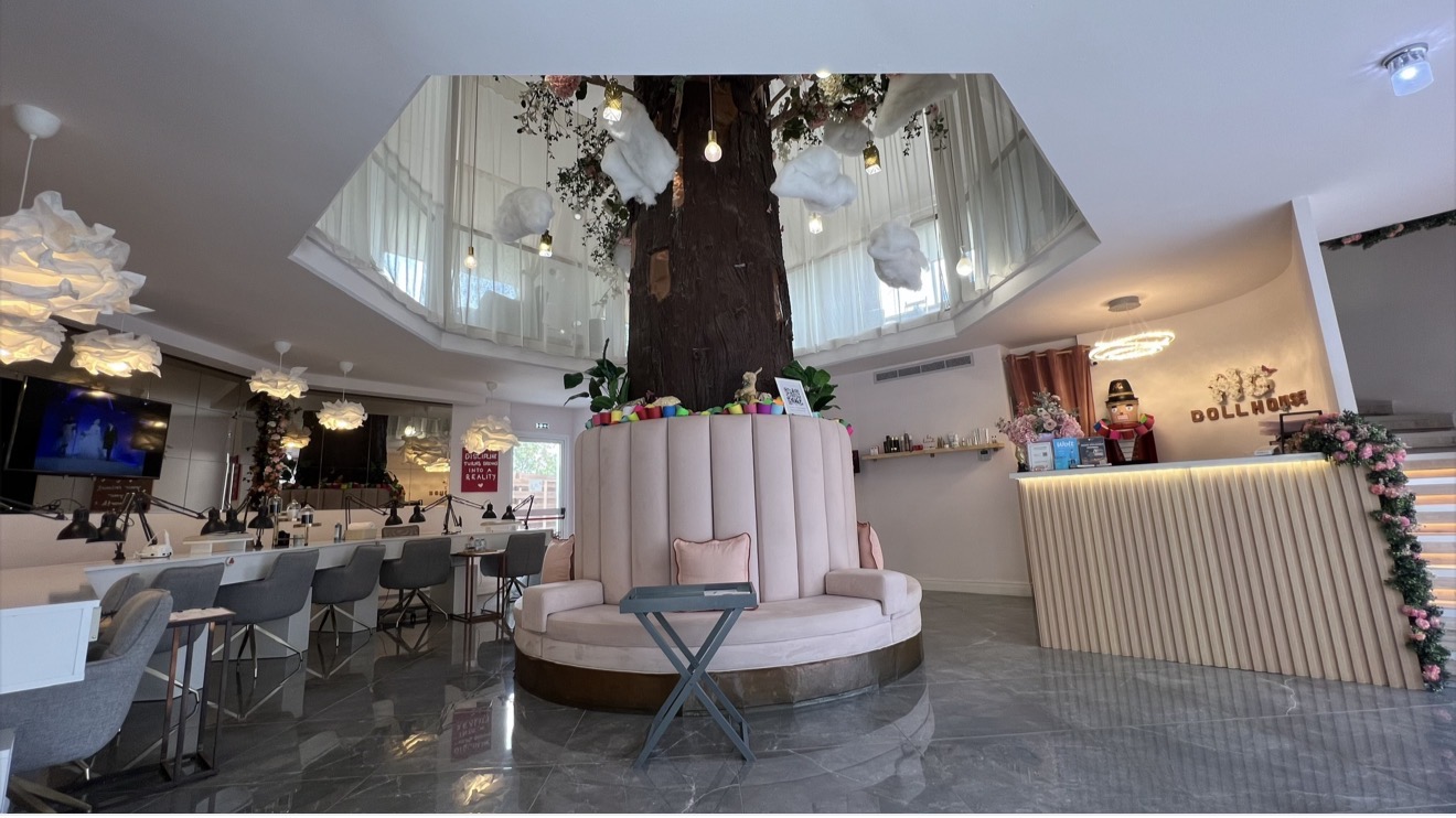 NG Nail Practice Club interior