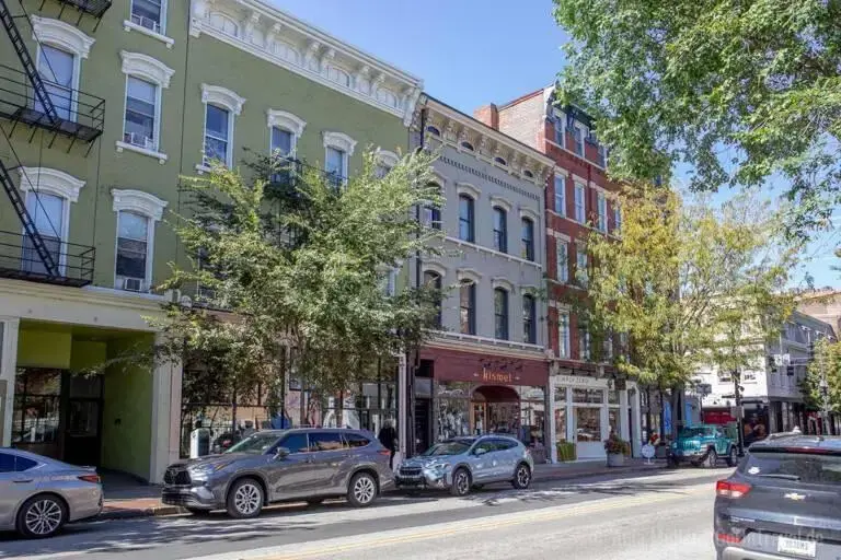 Build Your CDL-A Driving Career in Cincinnati!