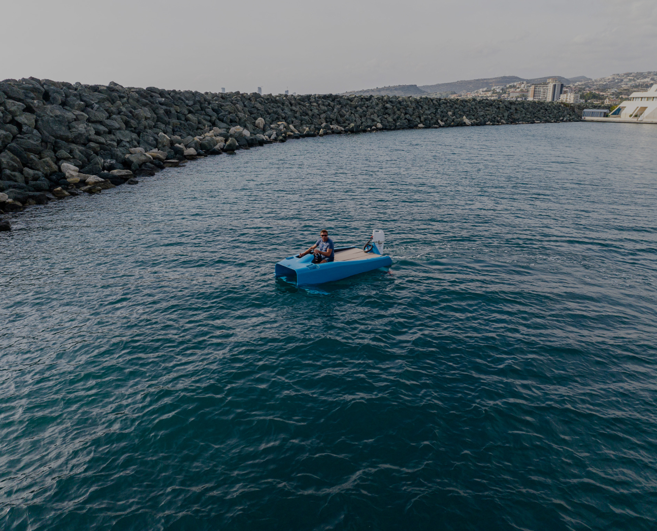 Proteus 310 transport mode with retracted foils