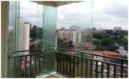 Безрамне скління балкону