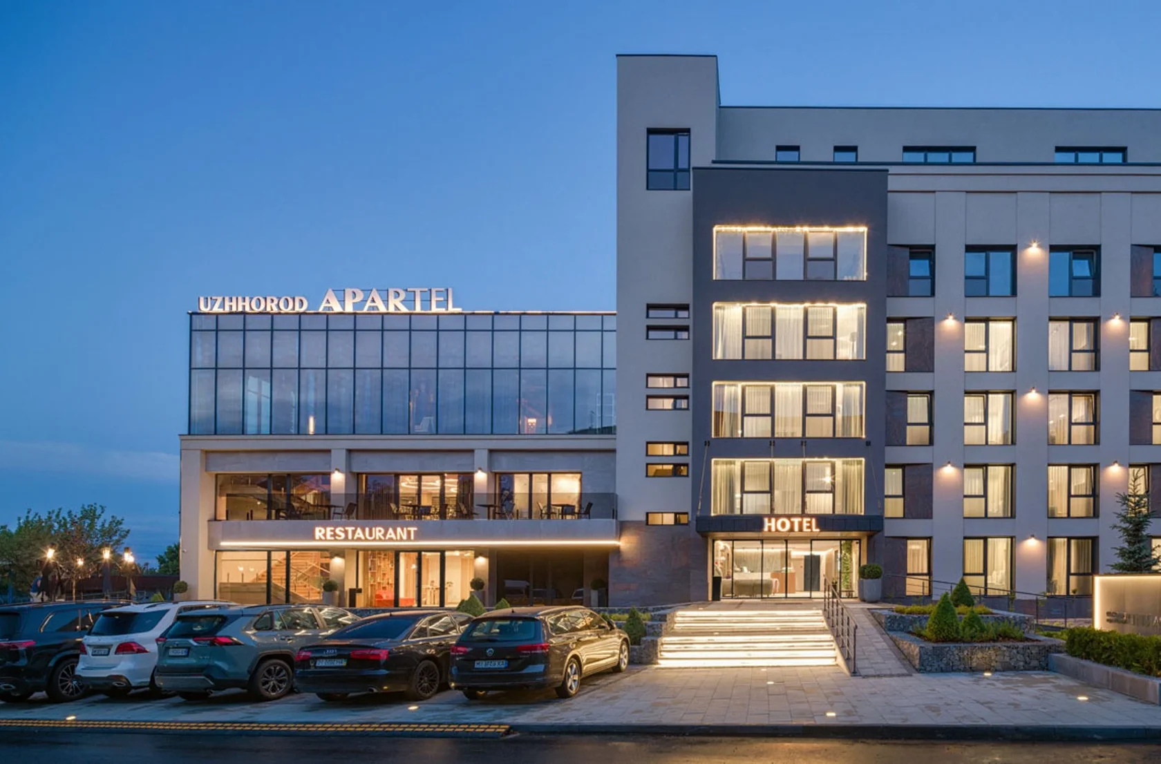 Apartel Uzhhorod — головний вид апарт-готелю в Ужгороді