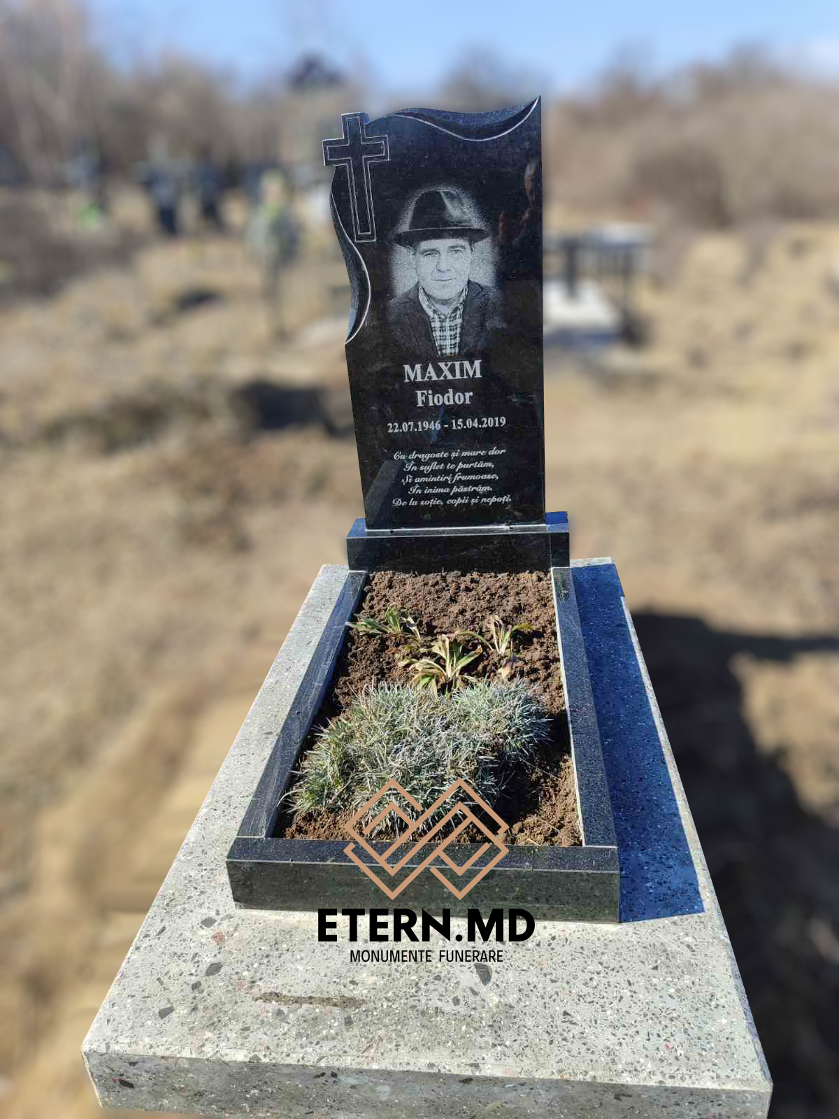 monument din granit ieftin