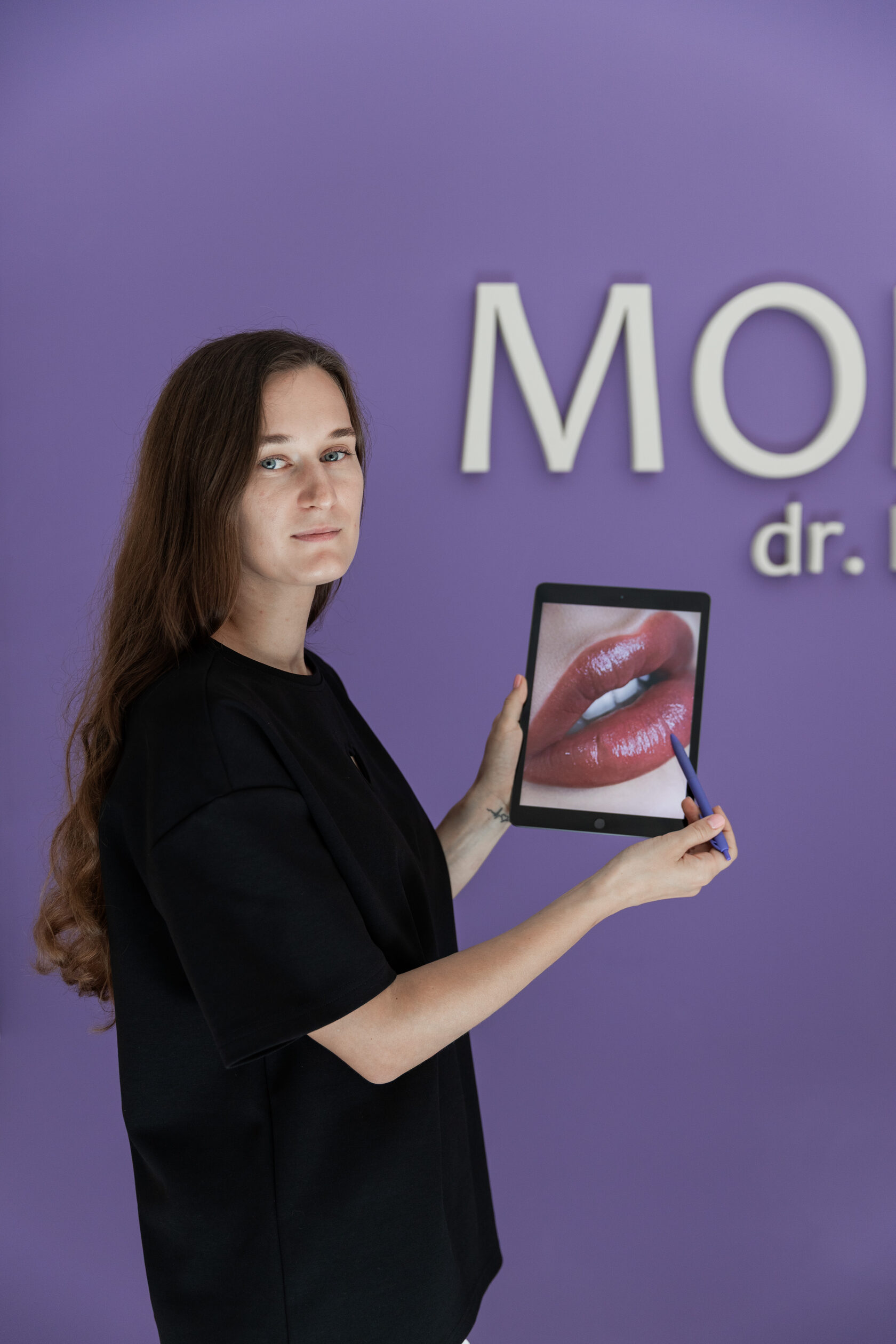 Лікар дерматолог MOLODIST