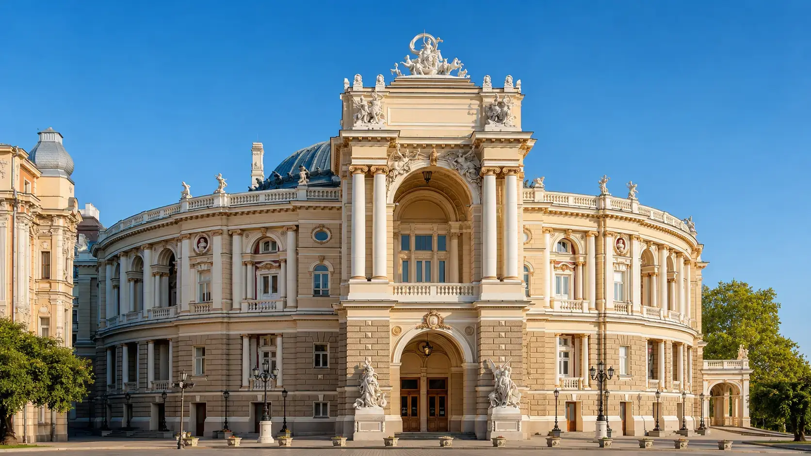 Новостройки Одессы — панорама города у Чёрного моря