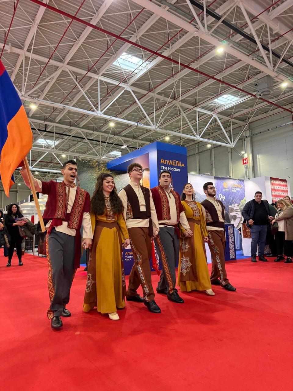 Կադրեր էքսպոներից