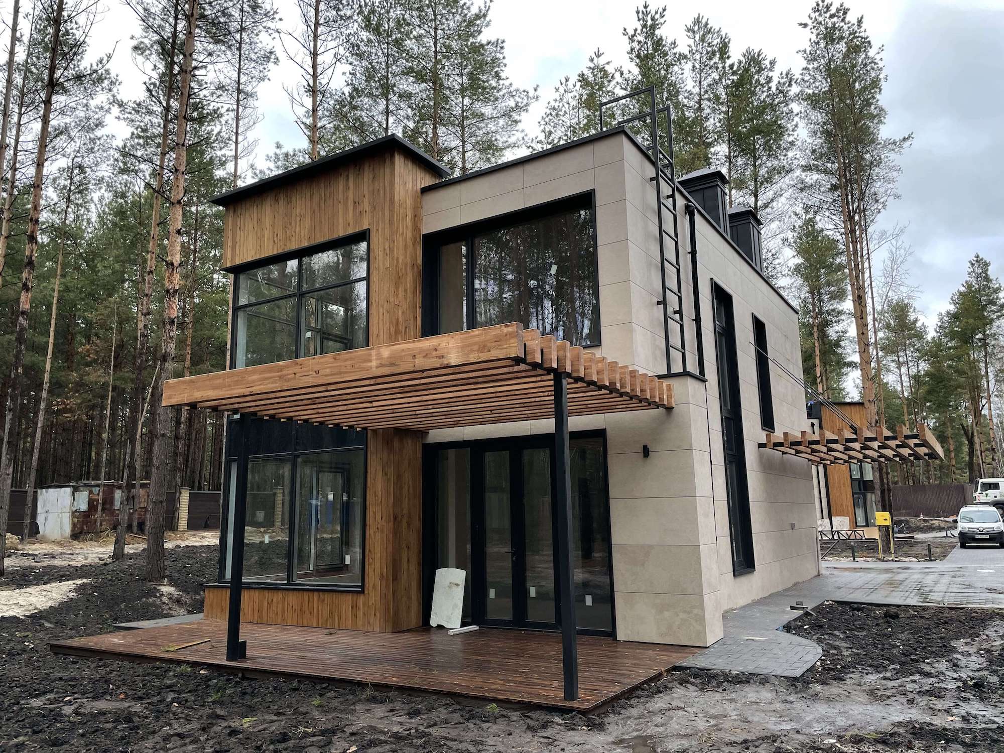 Пергола та тераса з модрини