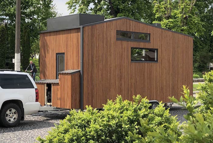 дерв'яний будинок на колесах