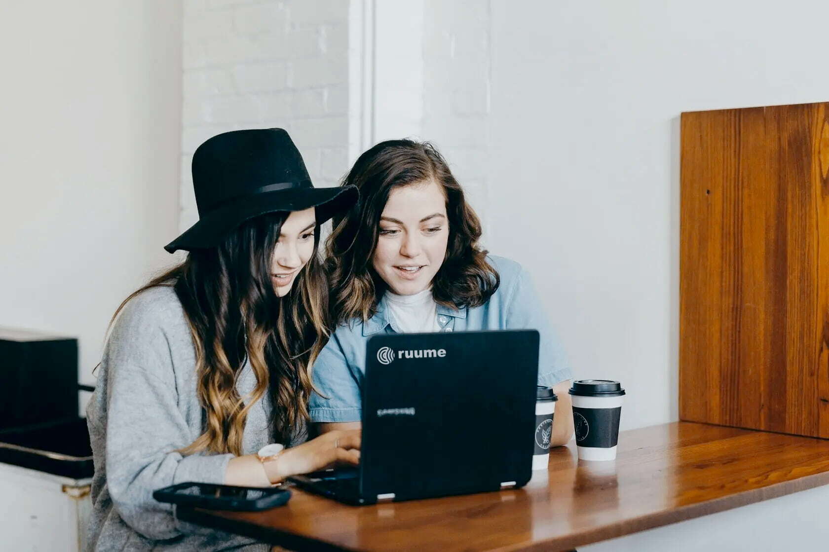 On Ruume share your files &amp; recordings for free, ask for payment at download.