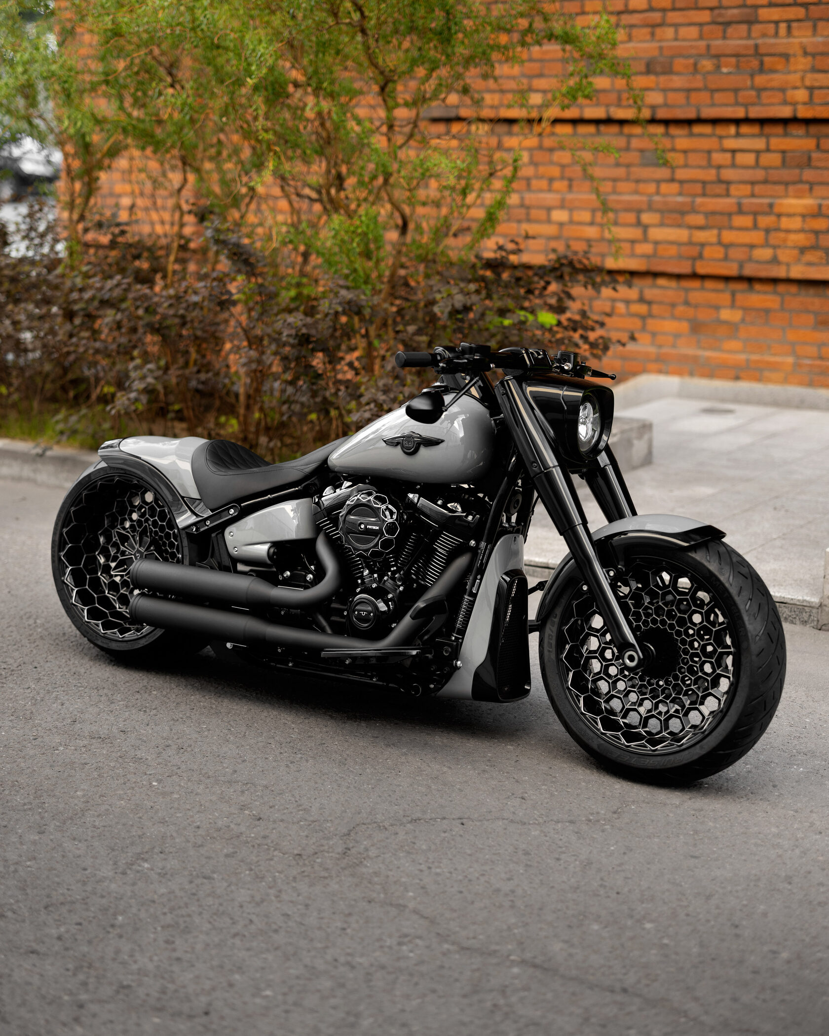 USA製BIGsize‼︎Harley-Davidson FATBOX by BOX39 — Custom Wide-Tire Motorcycle from Dubai