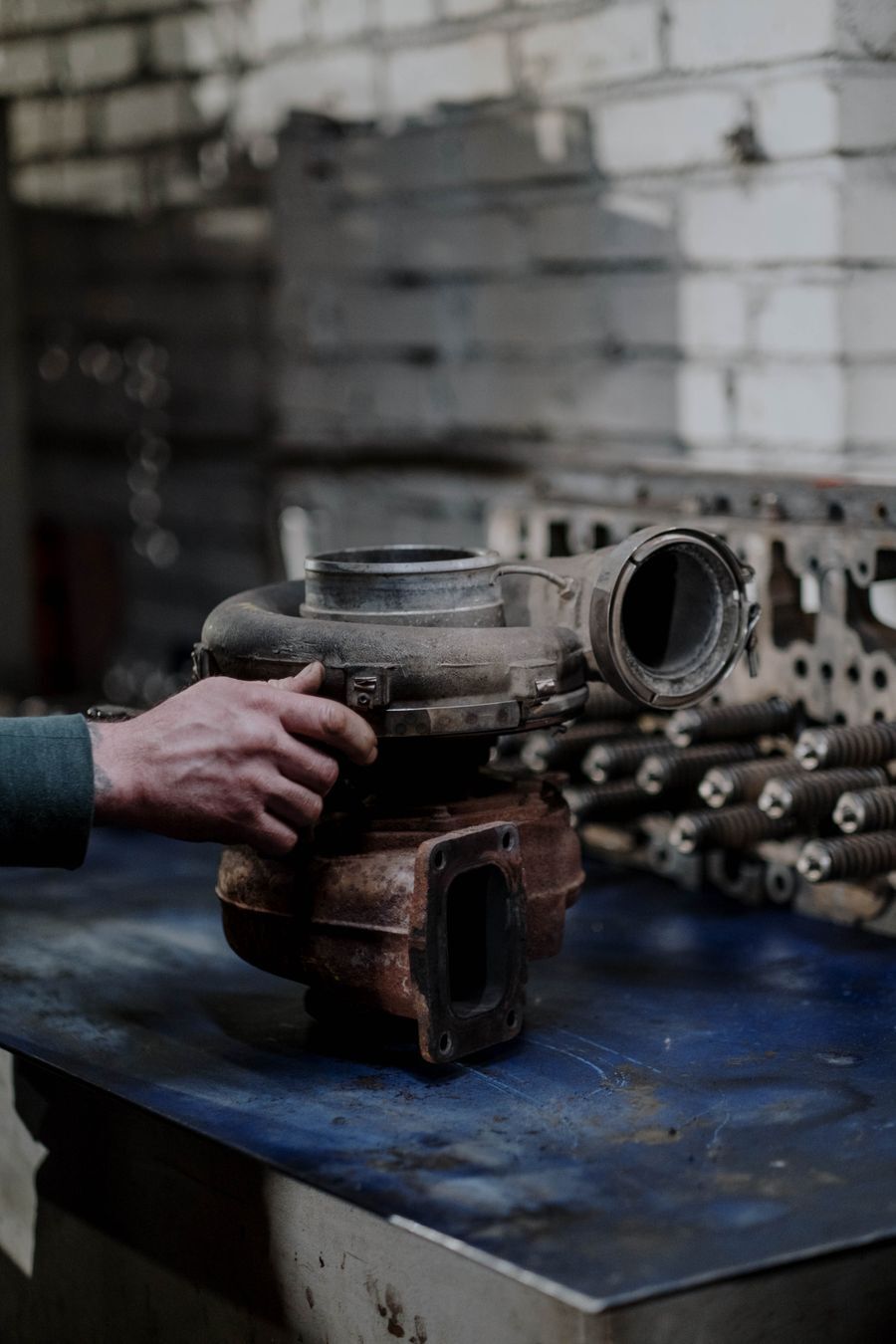 Engine spare parts and turbocharger — marine and power engine parts supplied by IWH from Turkey to Azerbaijan