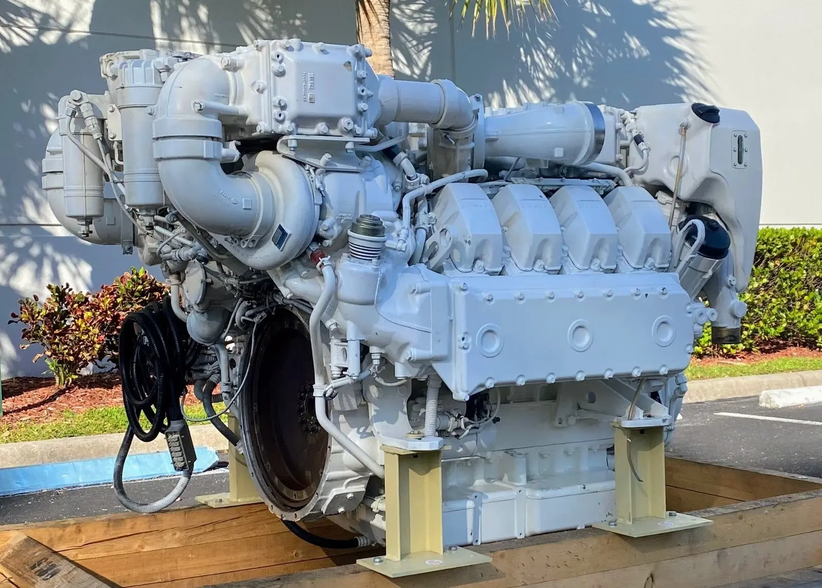 MAN D2868 V8 marine diesel engine — MAN D2868 spare parts sourced by IWH from Turkey