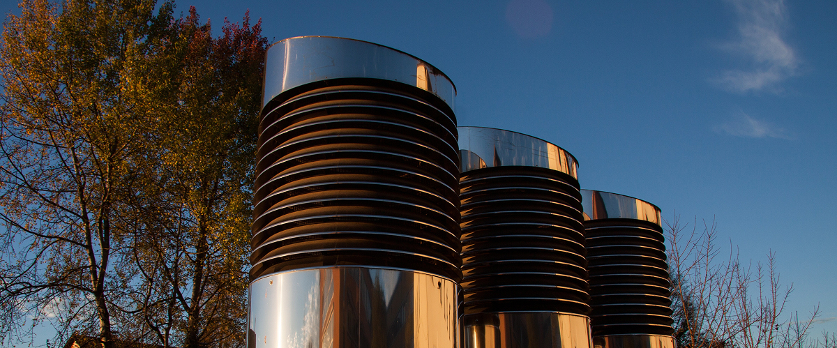 Воздухозаборники для кондиционирования воздуха. The Power Core занимается установкой таких систем