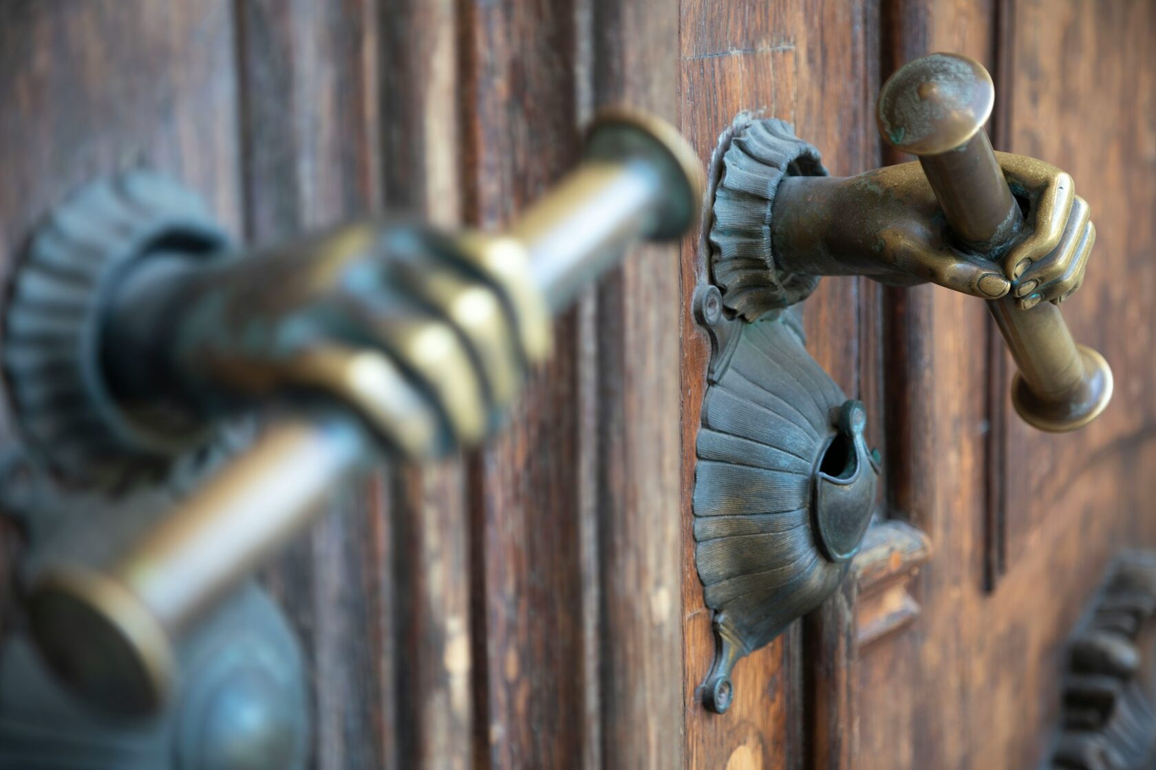 Doors & Fixtures