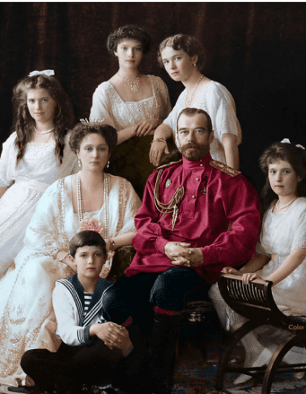 Цветная фотография последних Романовых