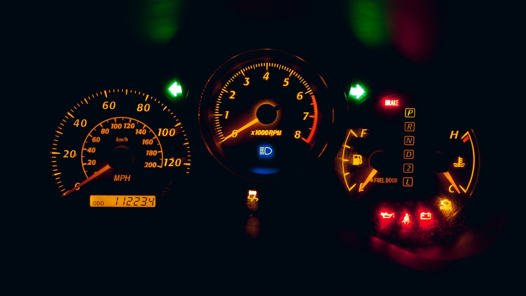Приборная панель с индикатором Check Engine