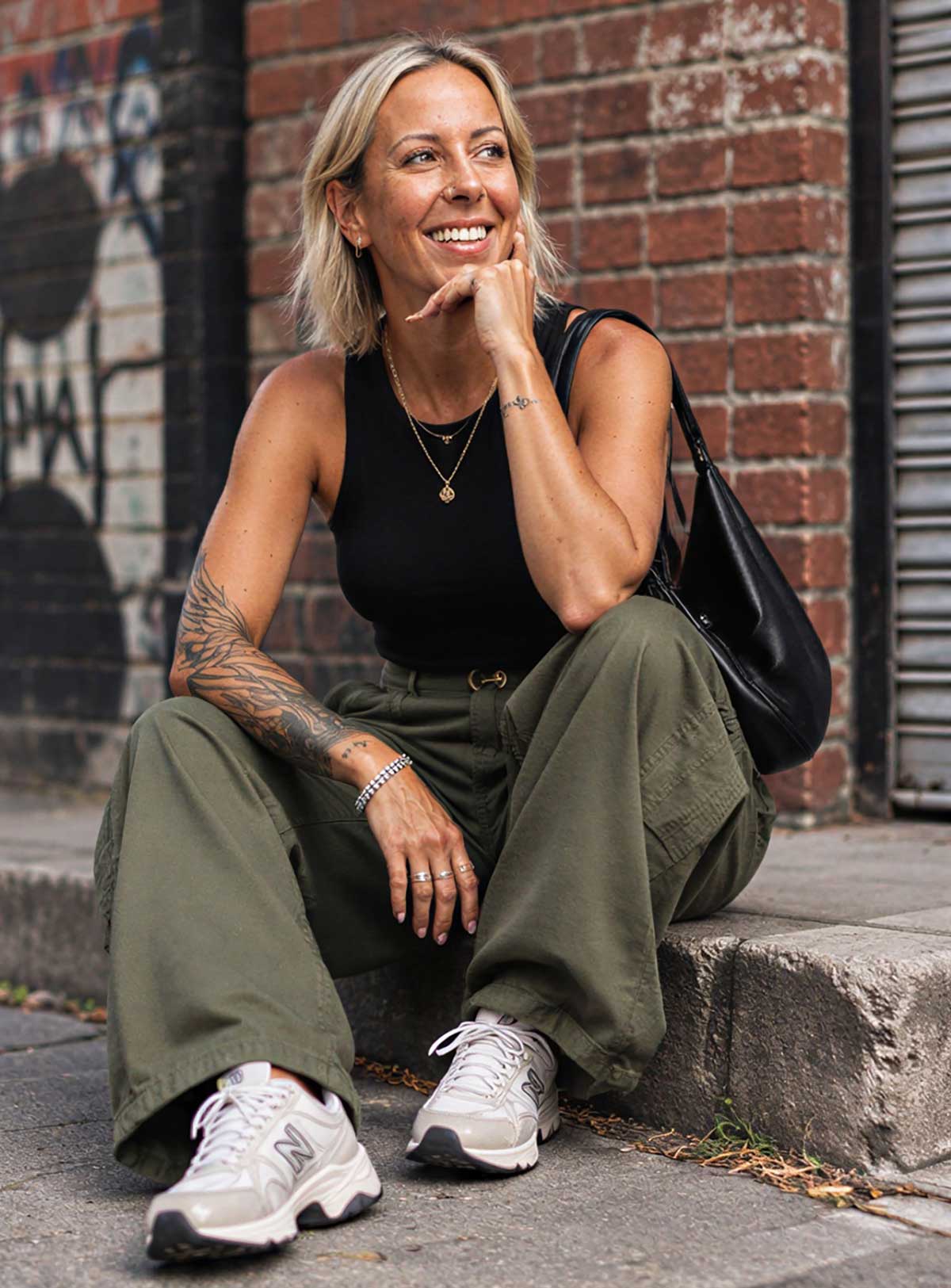 Modernes Portrait mit KI-generierter Lifestyle-Bildwelt