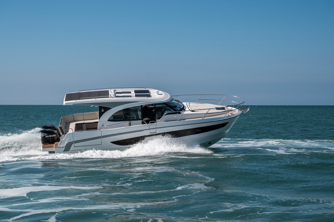 Бенету антарес 9. Бенету антарес 6. Antares w+600. Катер beneteau. 80.
