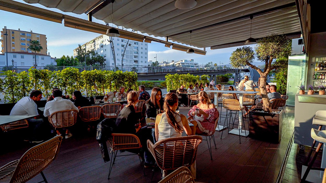 IKRA gastrobar, bares y pubs en Marbella