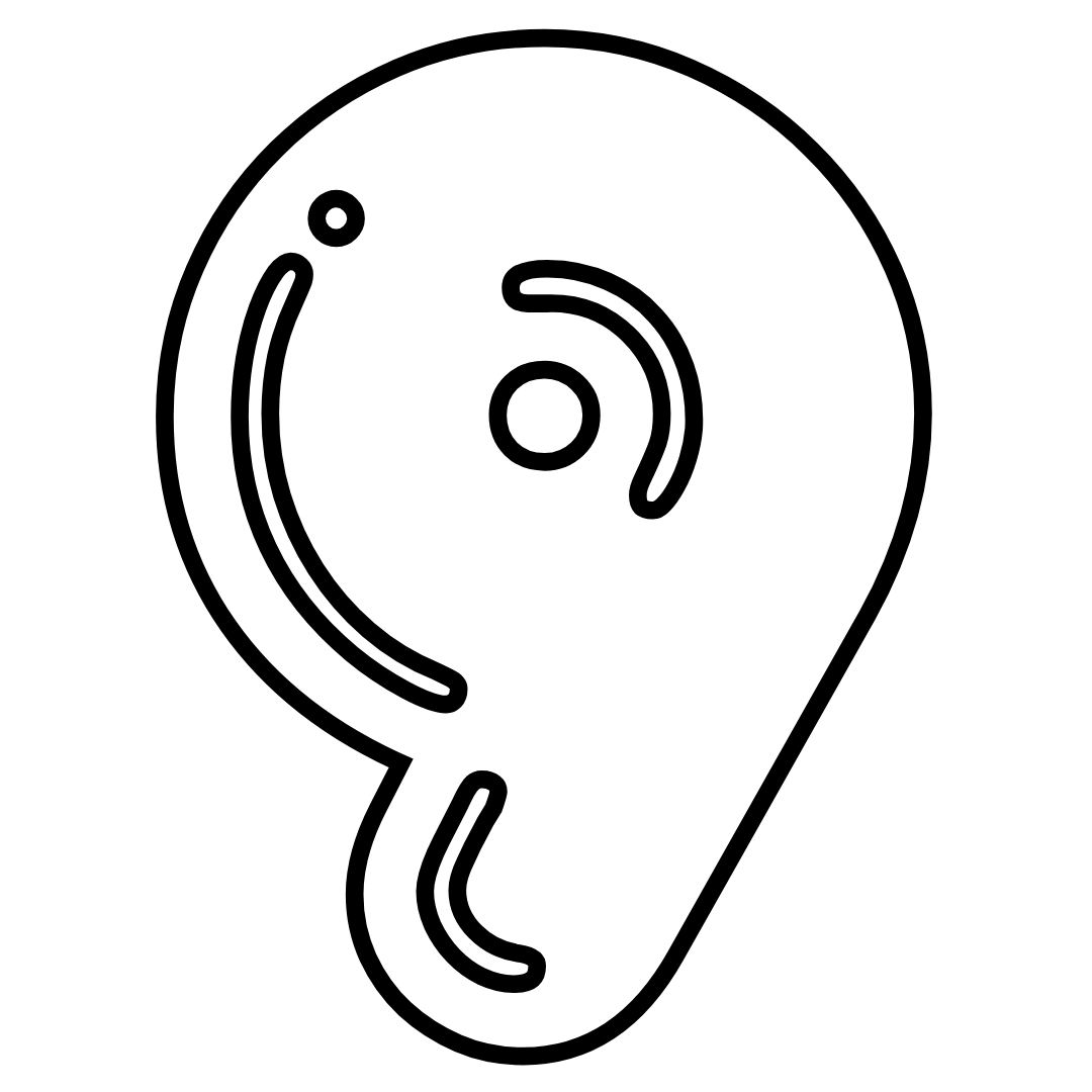 Батутный центр Adventure Village с оранжевыми тросами и спортивным оборудованием